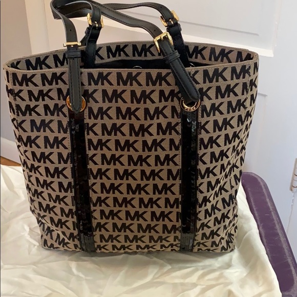 Michael Kors bag - Picture 1 of 2